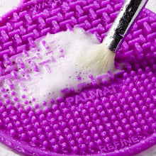 Load image into Gallery viewer, Make-up Pinselreiniger – Passend für Universal-Handgröße – Lila