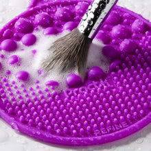 Load image into Gallery viewer, Make-up Pinselreiniger – Passend für Universal-Handgröße – Lila